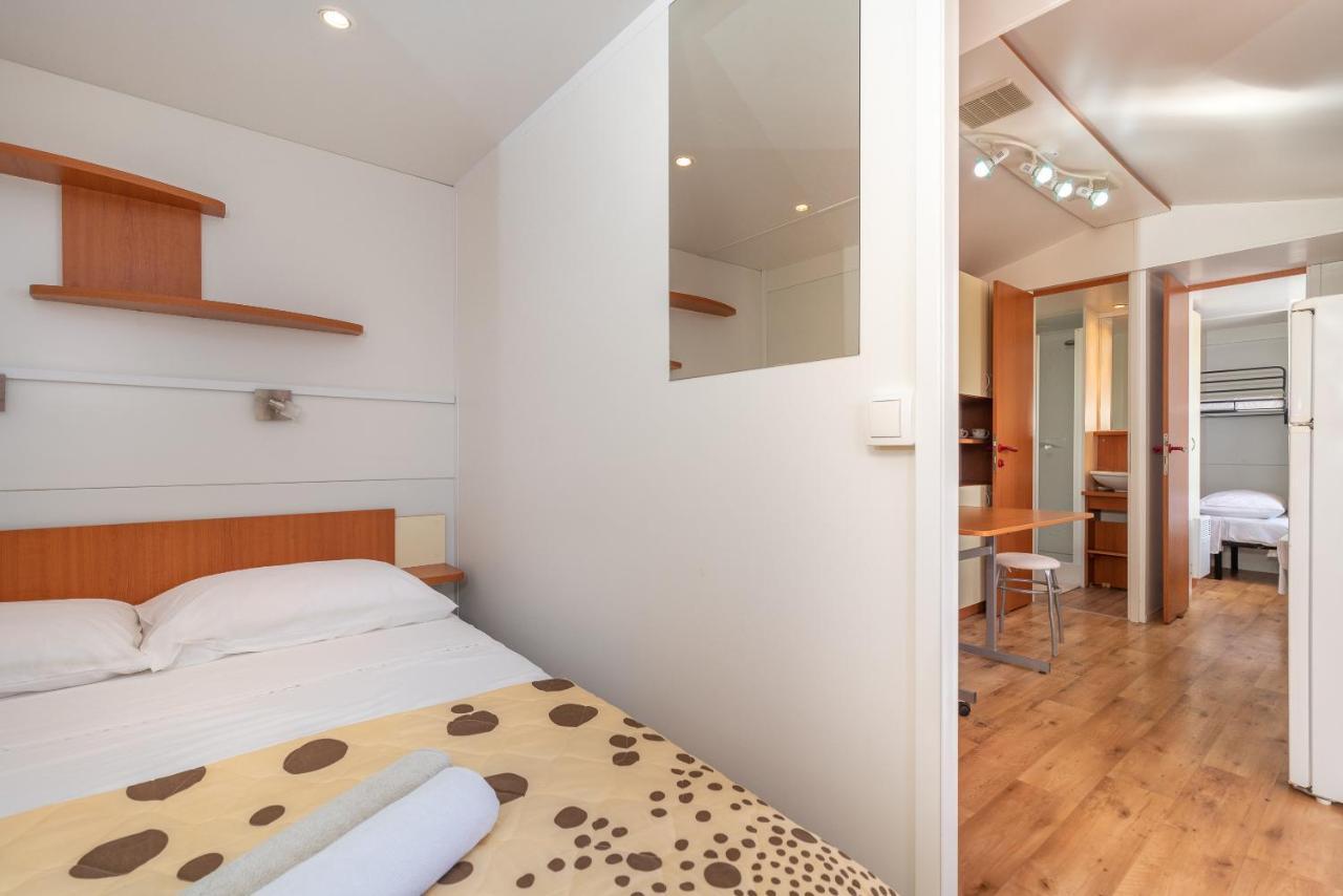 'Olive Grove' Camping House-Near The Beach Divulje Luaran gambar
